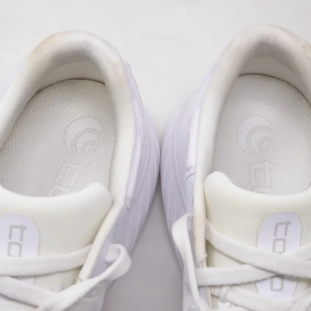 Topo Athletic Women Running Shoes White Atmos Road Cushioning 9